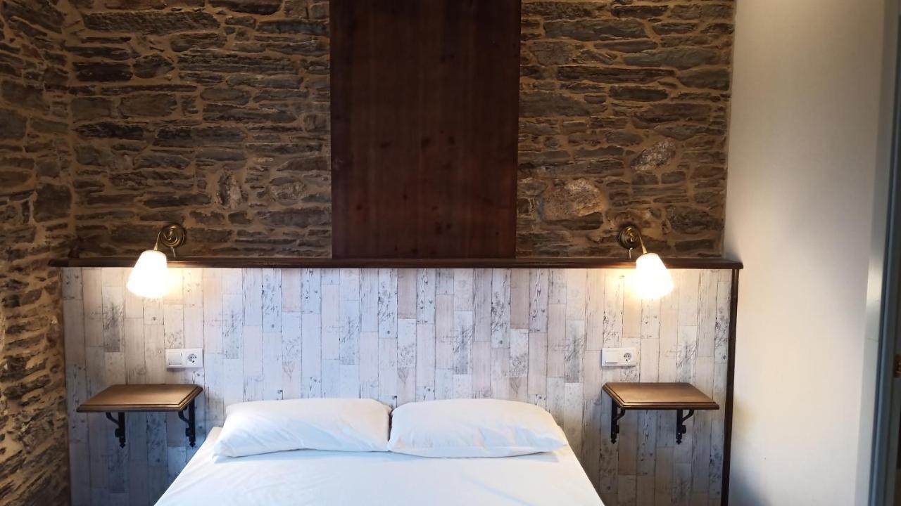 La Casona De Sarria Hostel Bagian luar foto