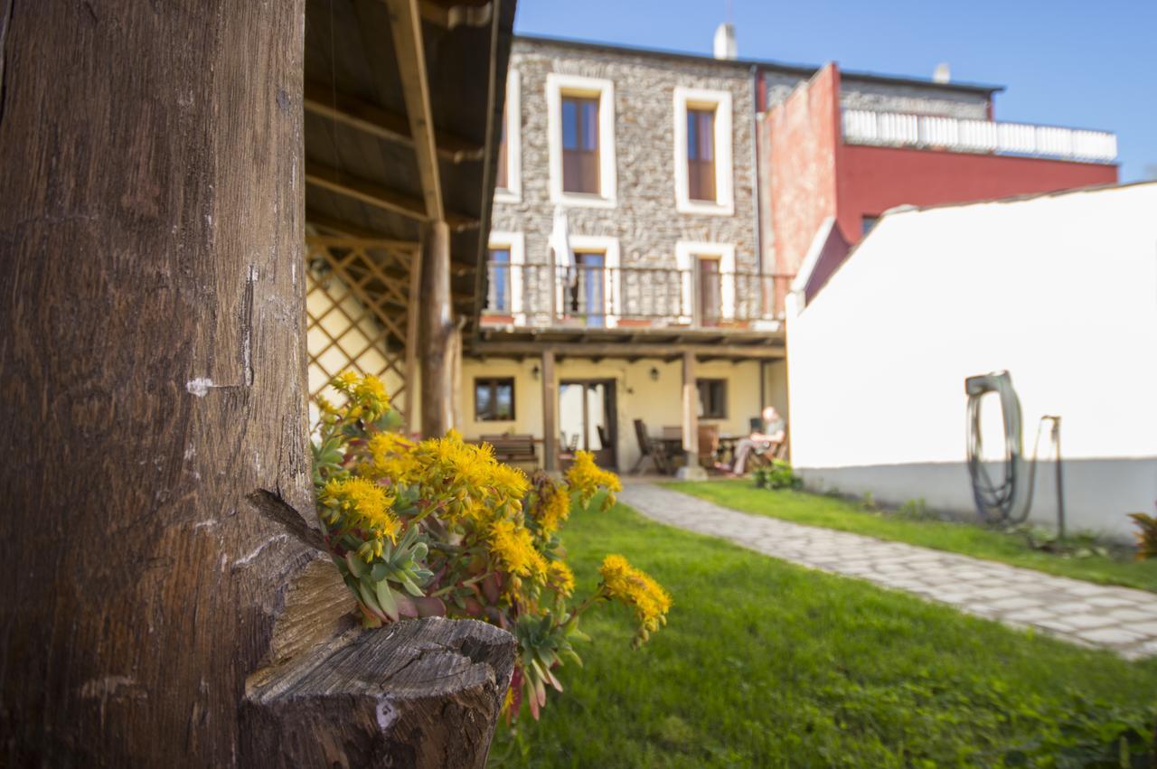 La Casona De Sarria Hostel Bagian luar foto