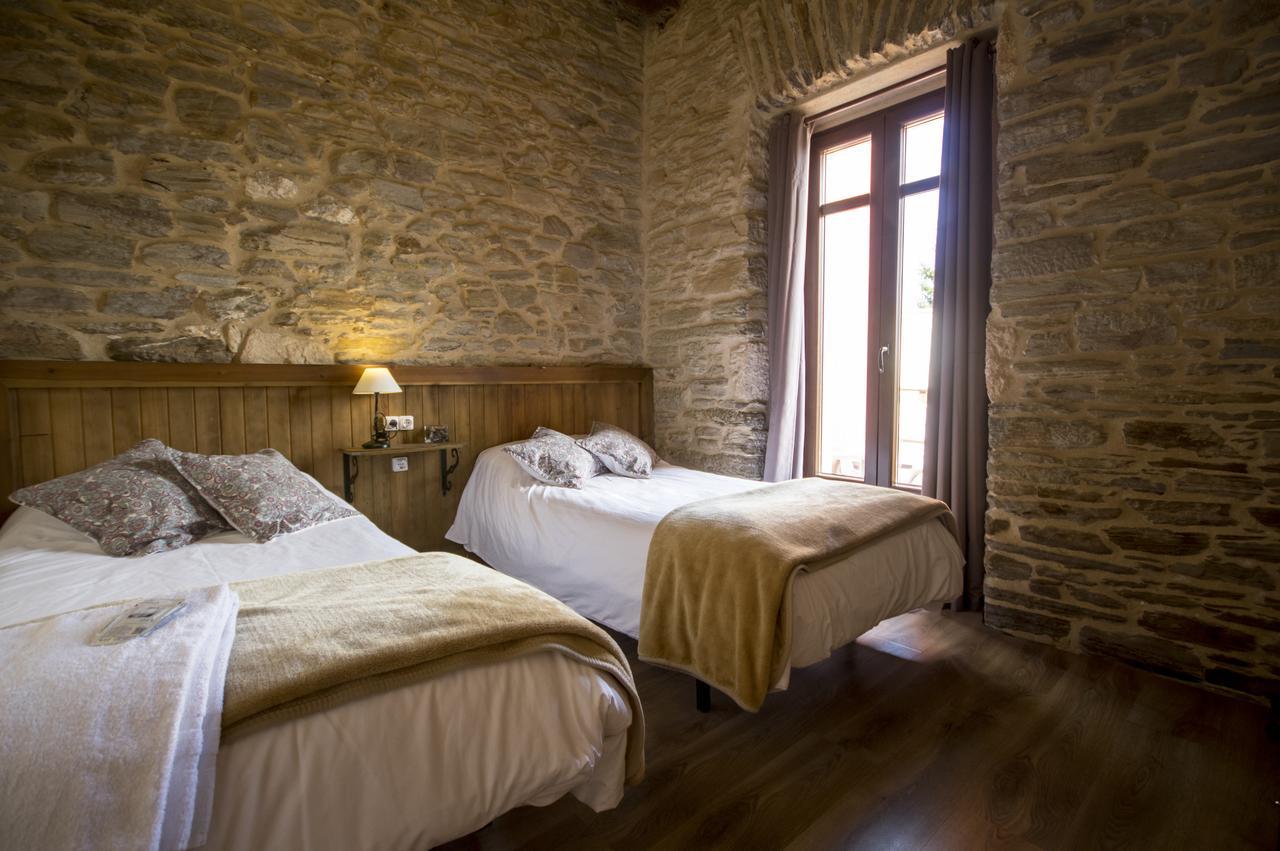 La Casona De Sarria Hostel Bagian luar foto