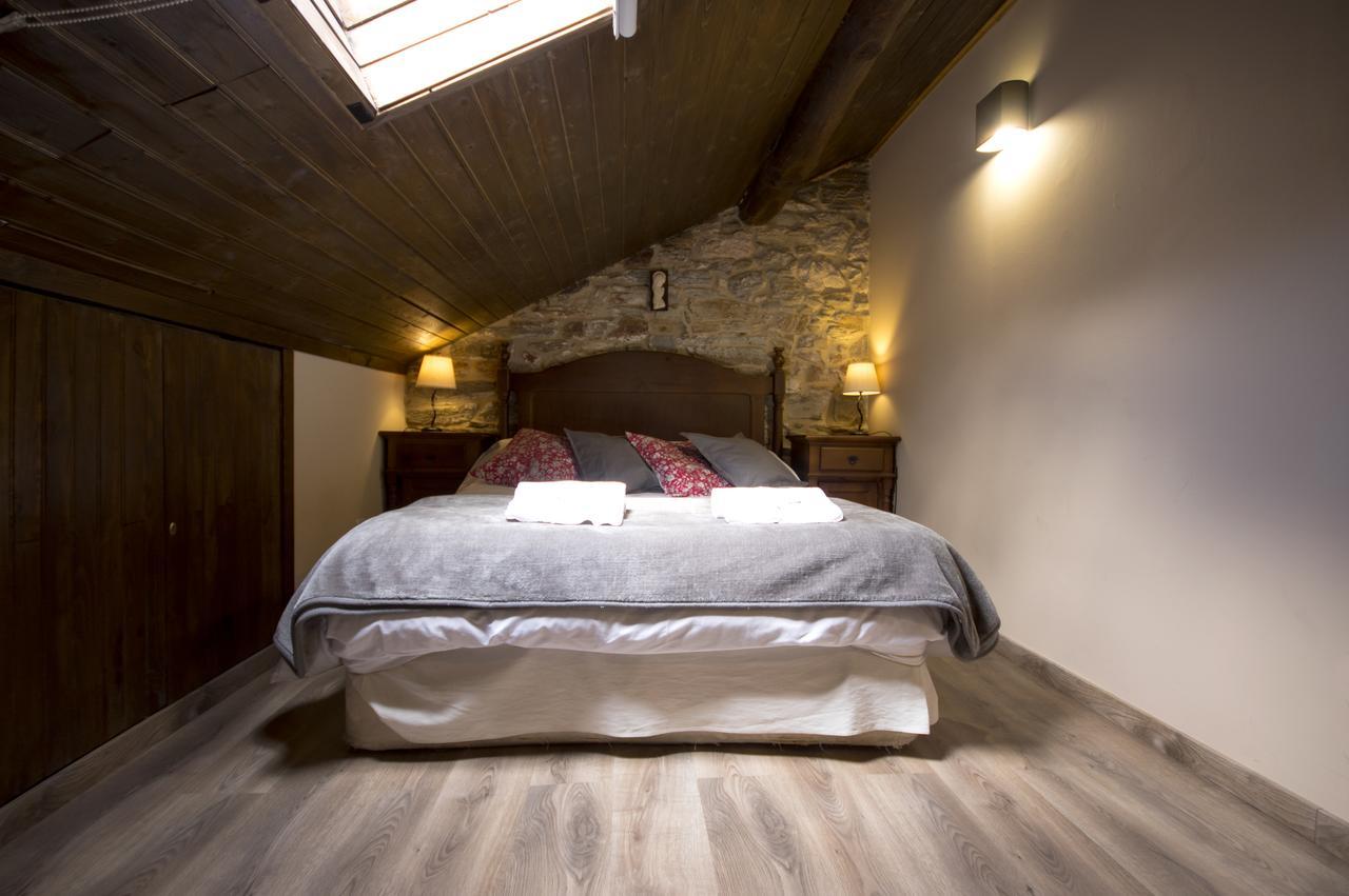 La Casona De Sarria Hostel Bagian luar foto