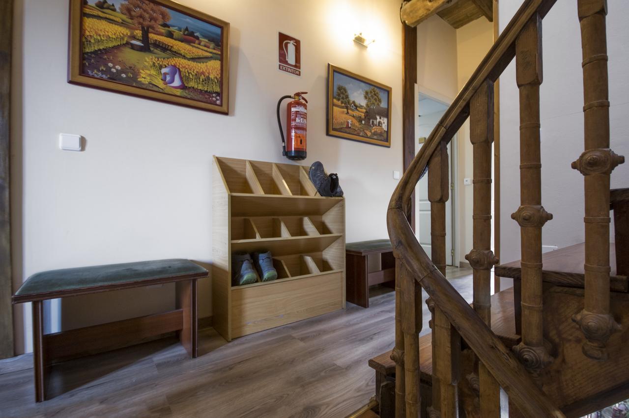 La Casona De Sarria Hostel Bagian luar foto