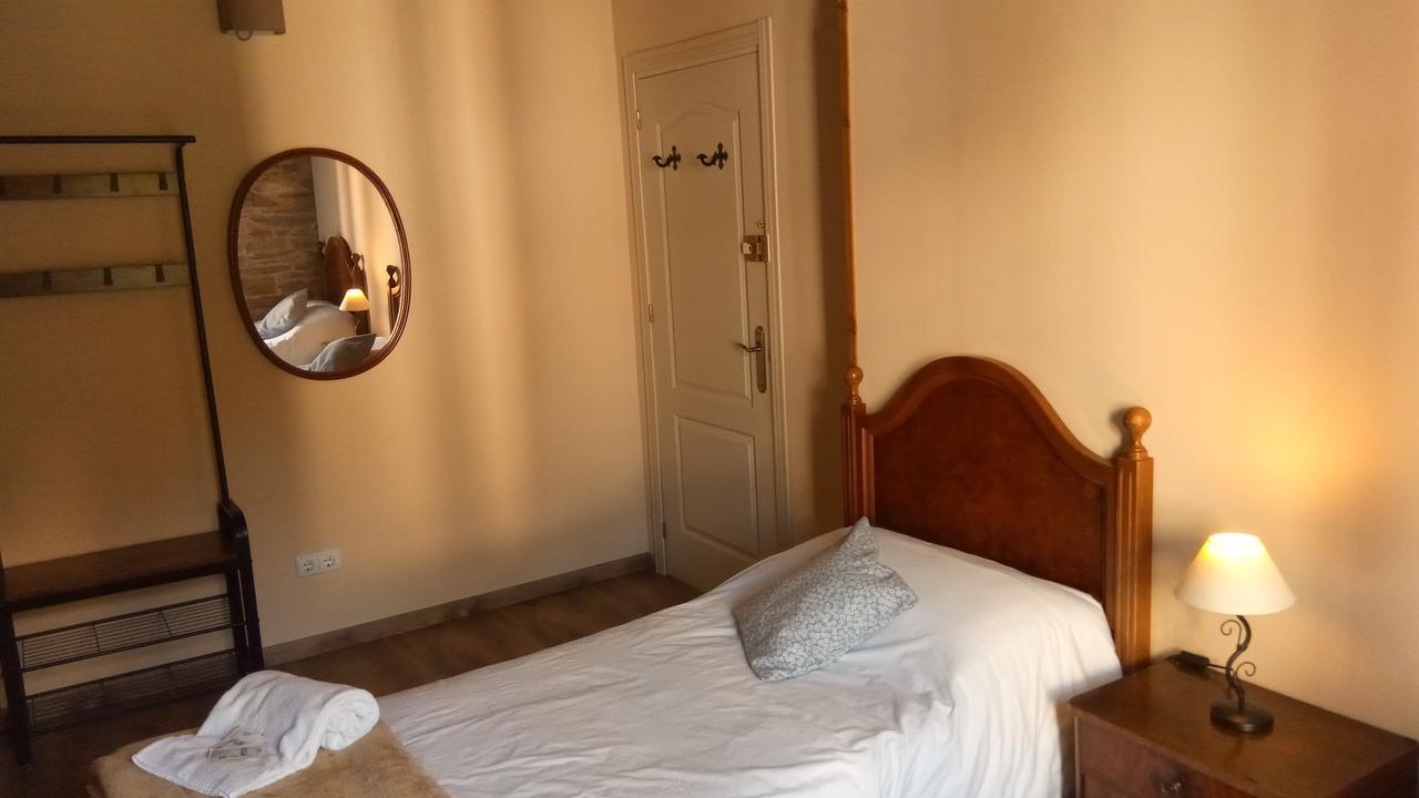 La Casona De Sarria Hostel Bagian luar foto